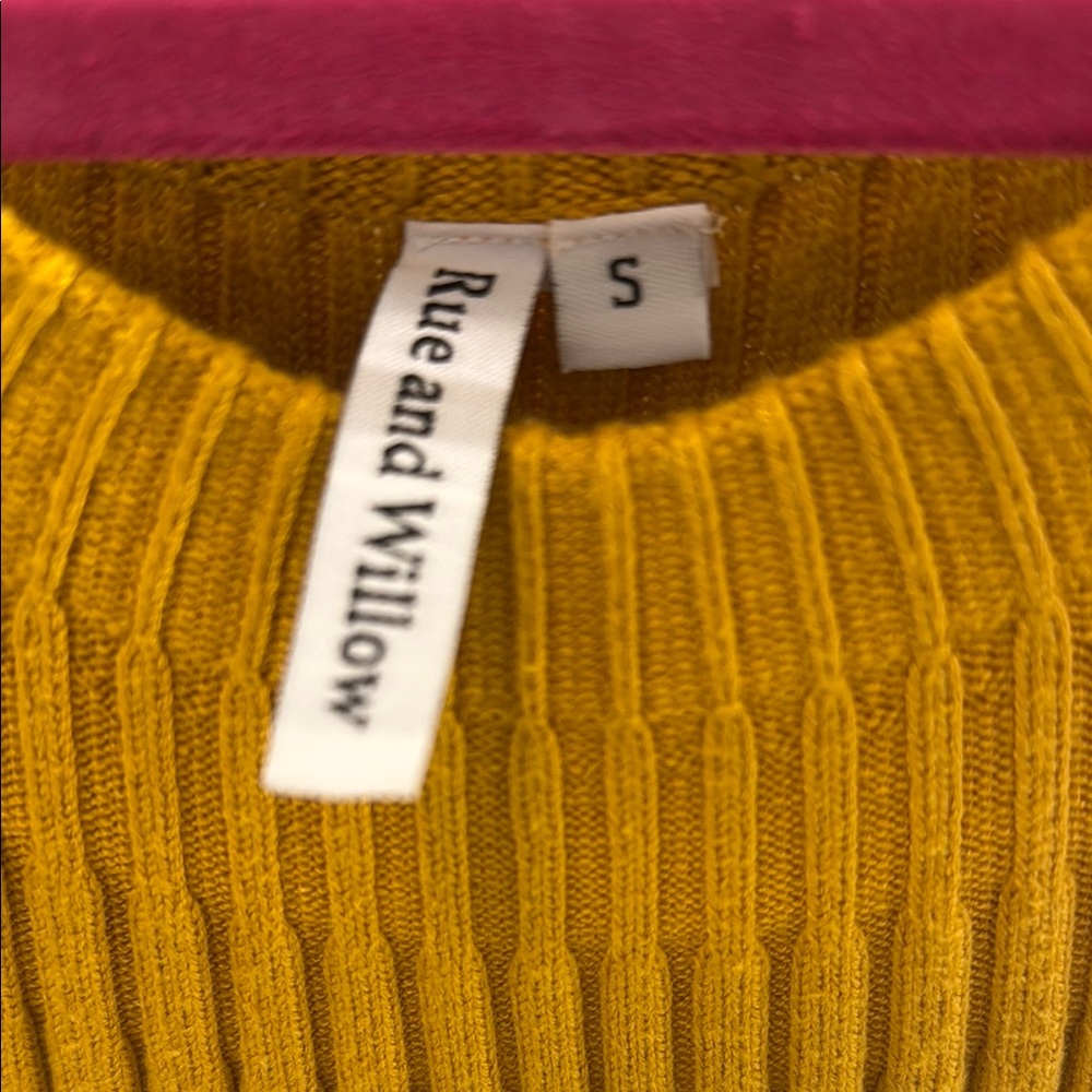 Mustard Ribbed Tank Top - Picture 2 of 2